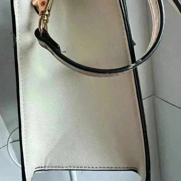 Also Spring Floral Purse with detachable coin bag - Picture 5 of 12